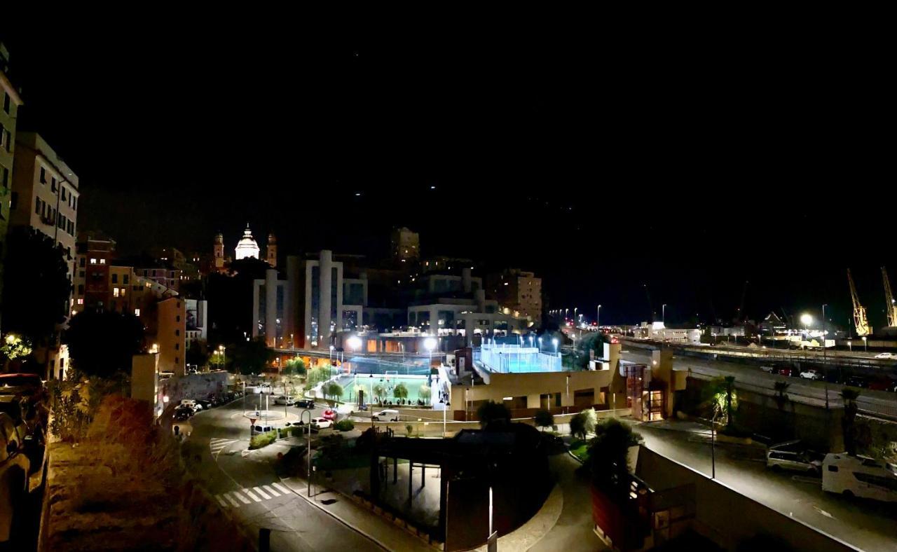 Centro Storico - Vicino Acquario E Casa Colombo Appartamento